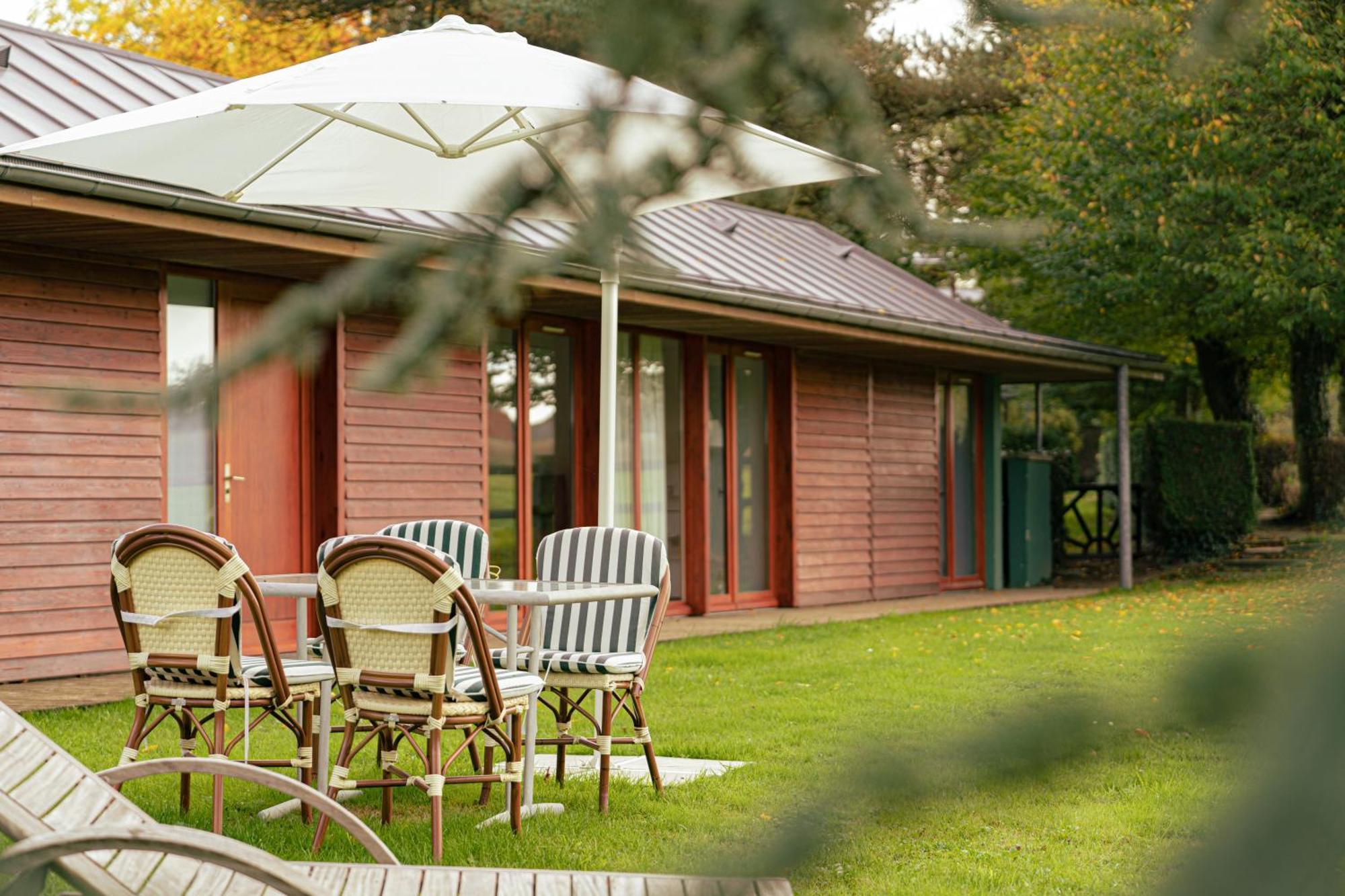 Hotel Le Manoir Du Lys, The Originals Relais Bagnoles de l'Orne Normandie Zewnętrze zdjęcie